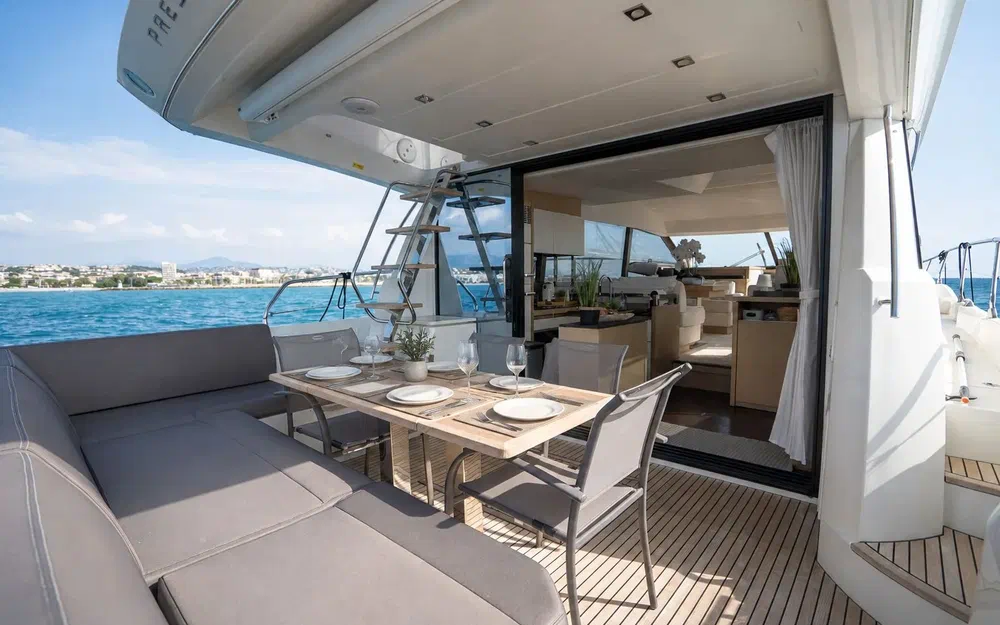 slider 22 Prestige Yachts 520 Fly
