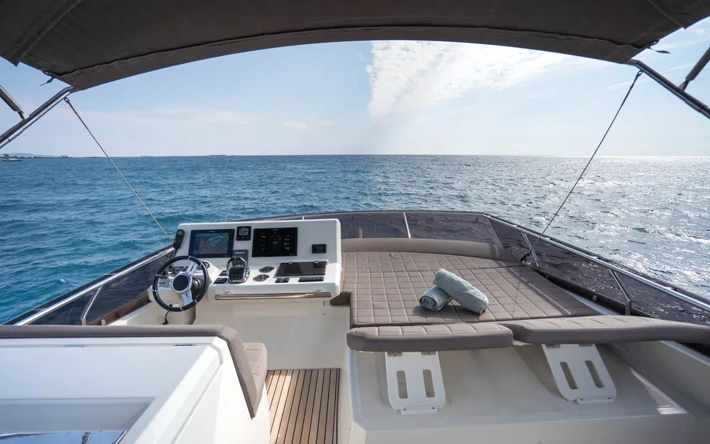 slider 29 Prestige Yachts 520 Fly
