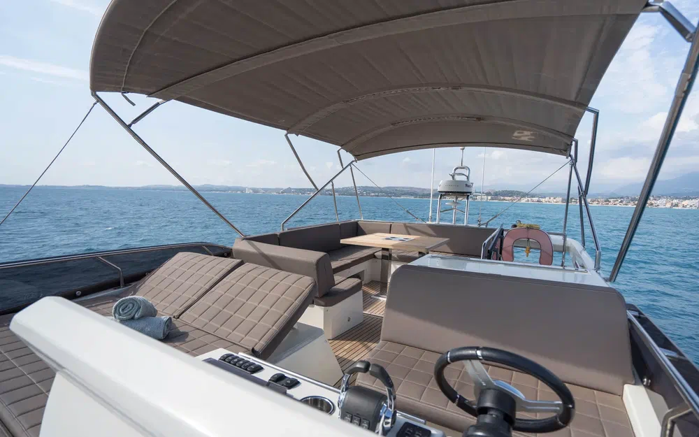 slider 30 Prestige Yachts 520 Fly