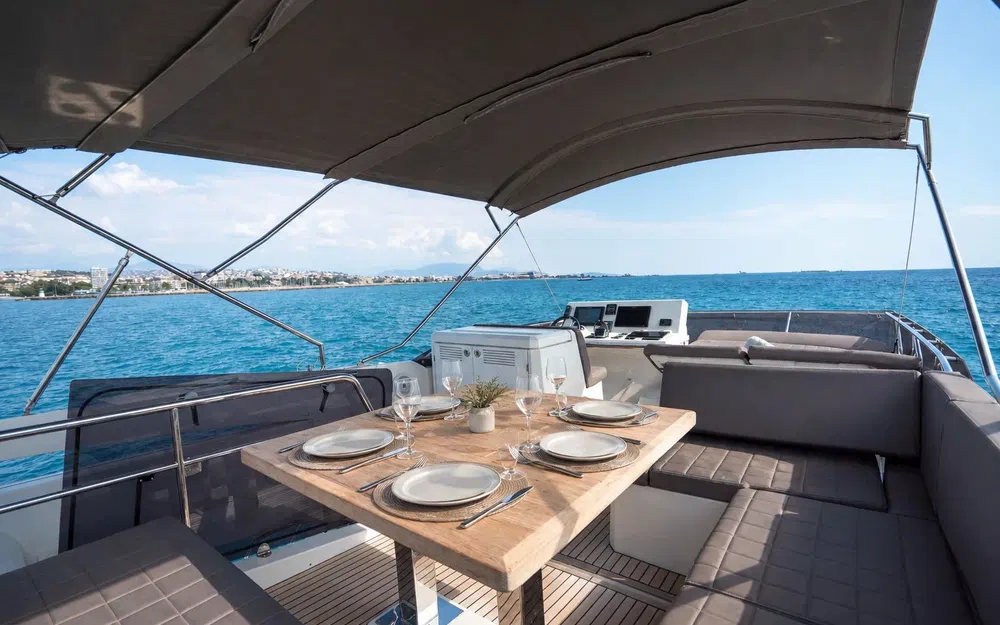 slider 31 Prestige Yachts 520 Fly