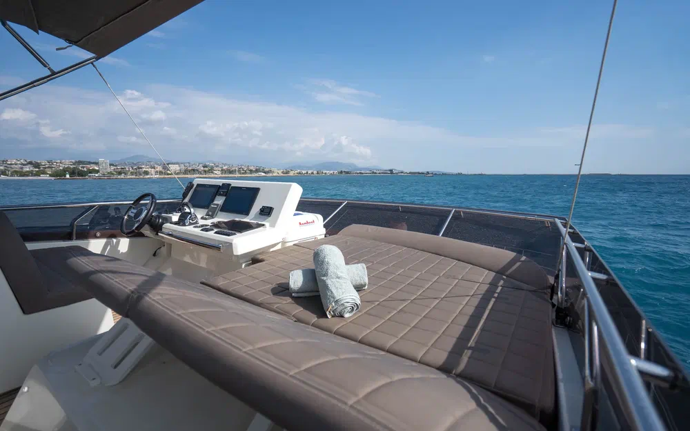 slider 33 Prestige Yachts 520 Fly