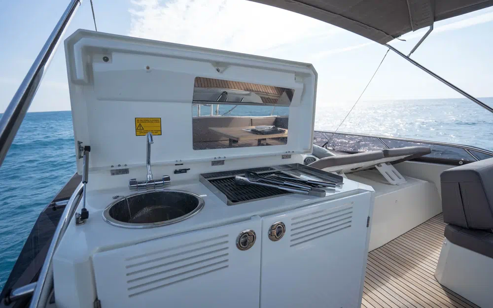 slider 34 Prestige Yachts 520 Fly