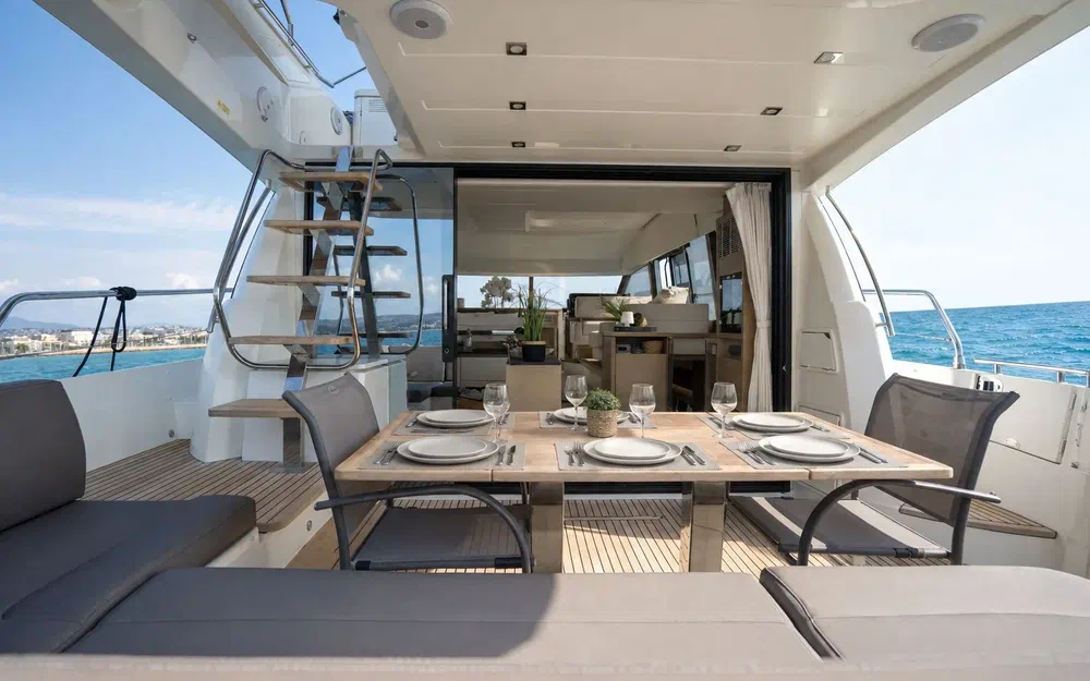 slider 36 Prestige Yachts 520 Fly
