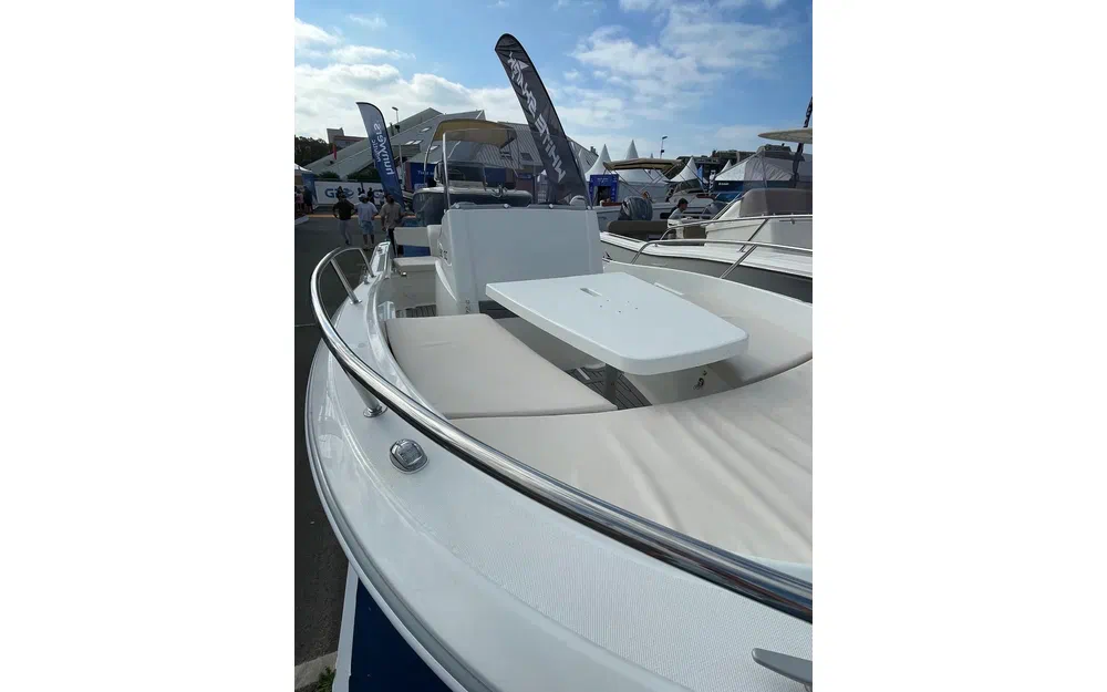 slider 5 White Shark 190 CC