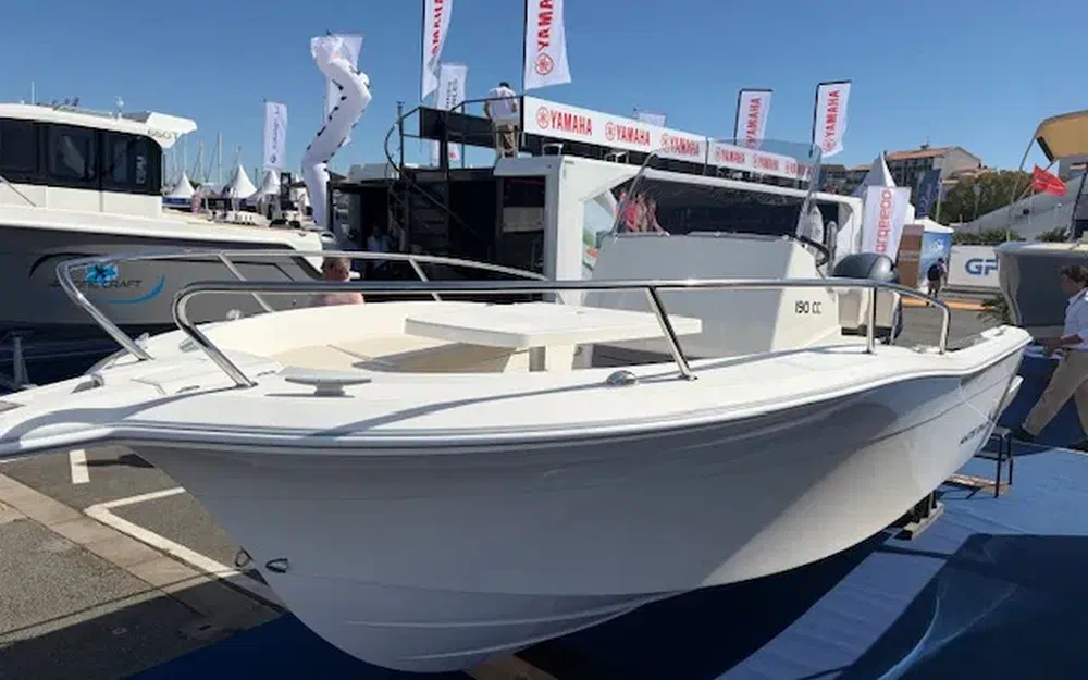 slider 8 White Shark 190 CC