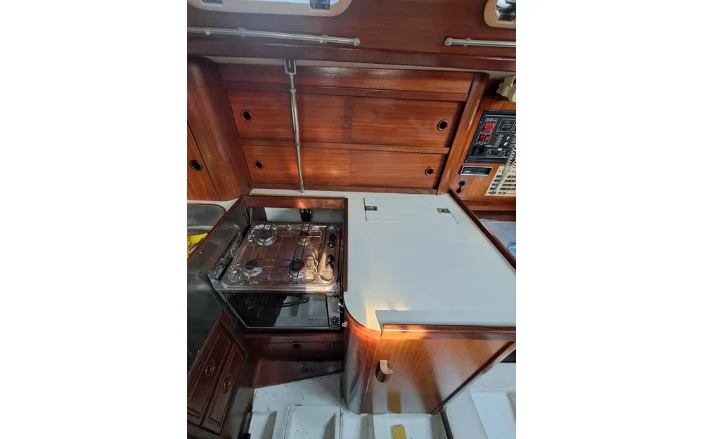 slider 11 Elan Motoryachts Elan 43