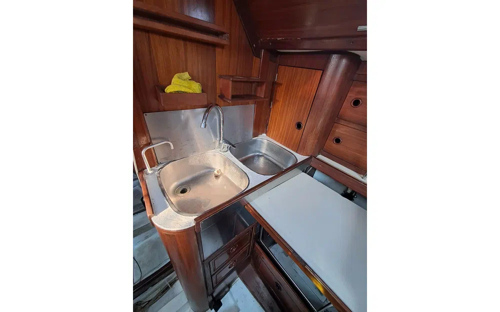 slider 12 Elan Motoryachts Elan 43
