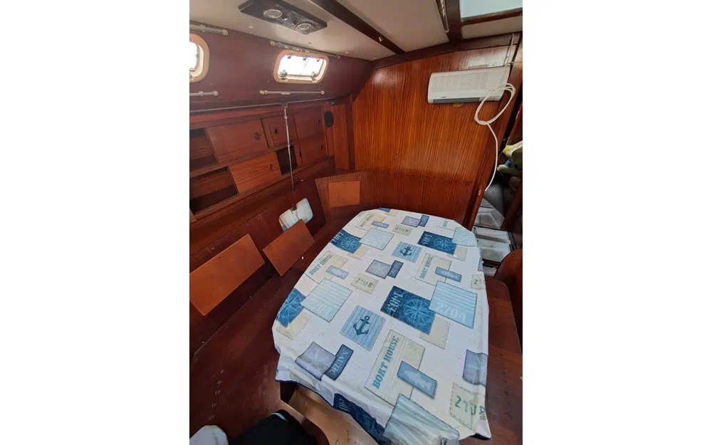 slider 13 Elan Motoryachts Elan 43