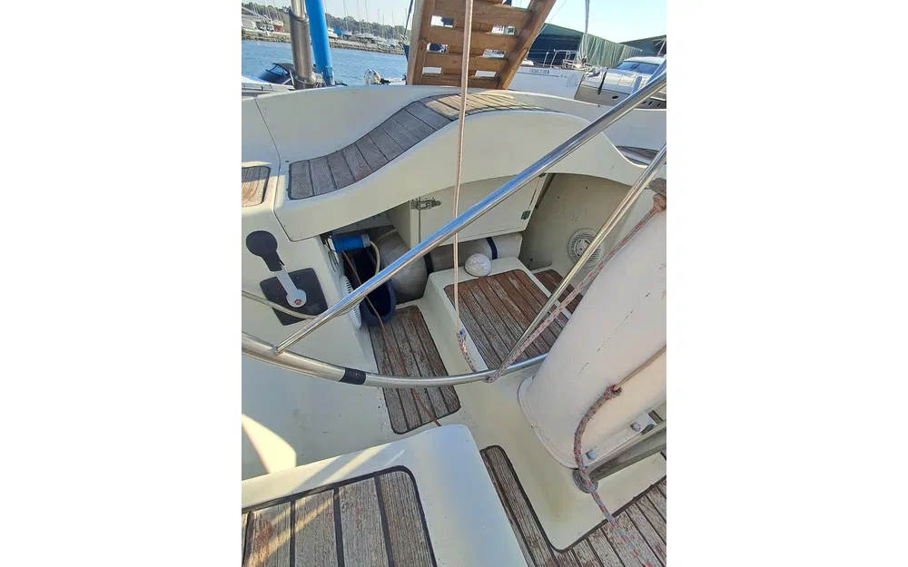 slider 16 Elan Motoryachts Elan 43