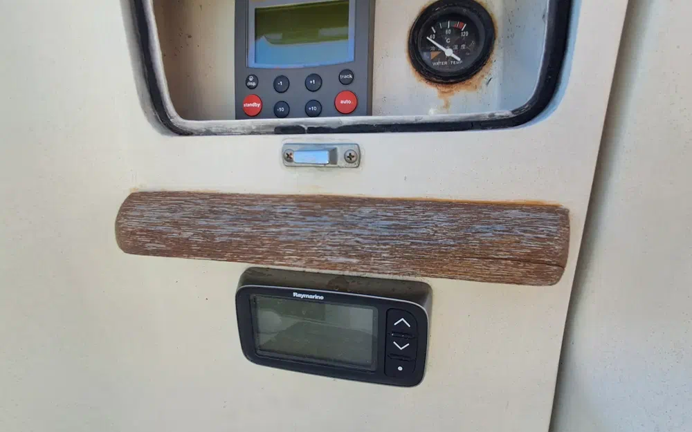 slider 18 Elan Motoryachts Elan 43