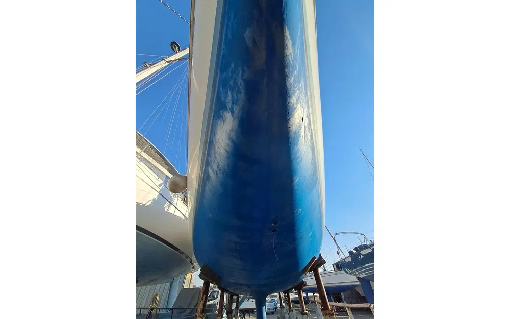 slider 2 Elan Motoryachts Elan 43