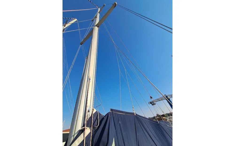 slider 6 Elan Motoryachts Elan 43