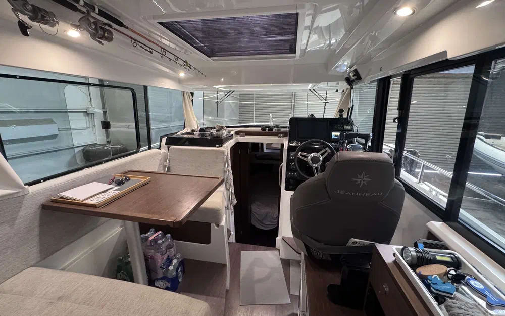 slider 4 Jeanneau Merry Fisher 895 Sport
