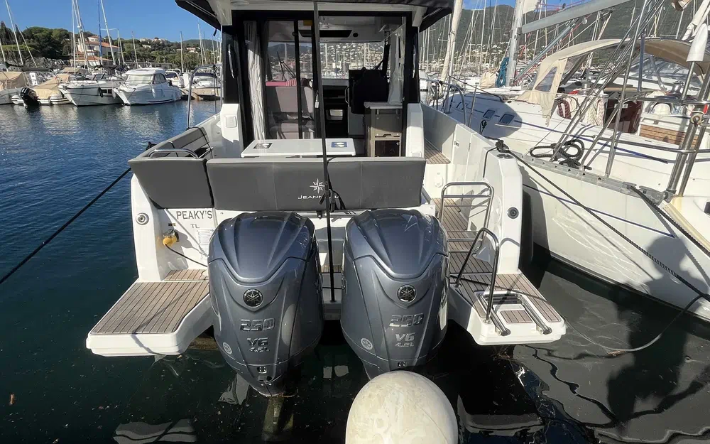 slider 3 Jeanneau Merry Fisher 895 Serie 2