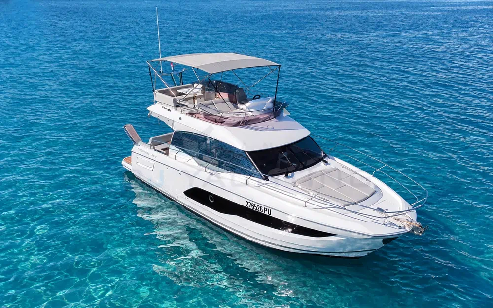slider 0 Prestige Yachts 420 Fly