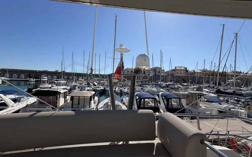slider 13 Prestige Yachts 420 Fly