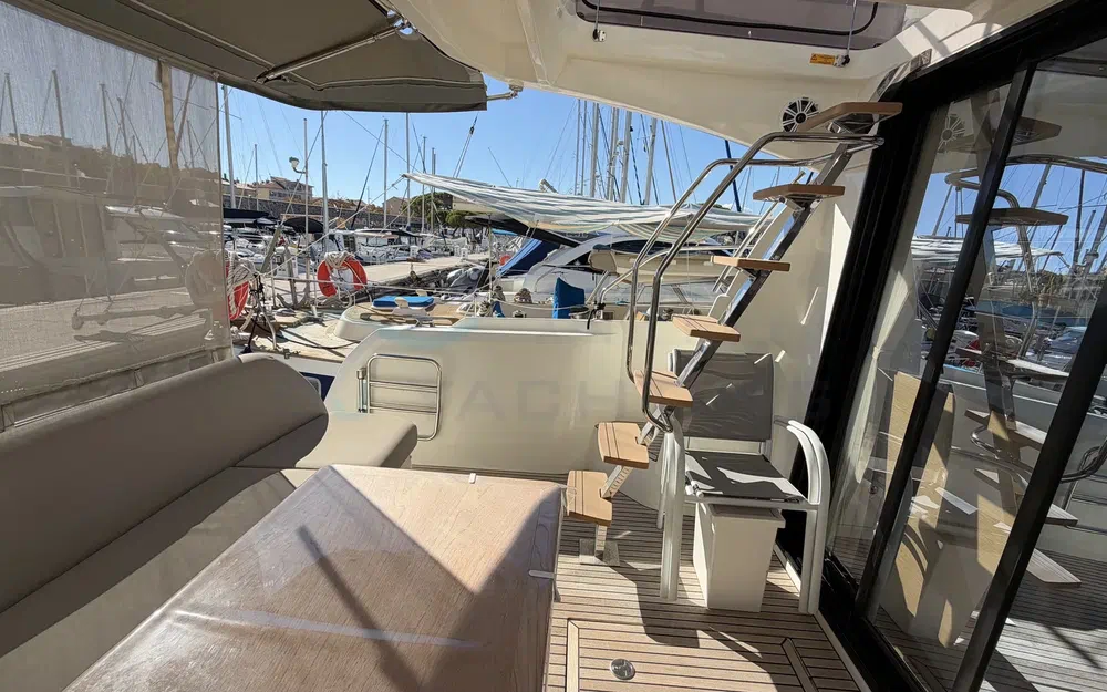 slider 16 Prestige Yachts 420 Fly