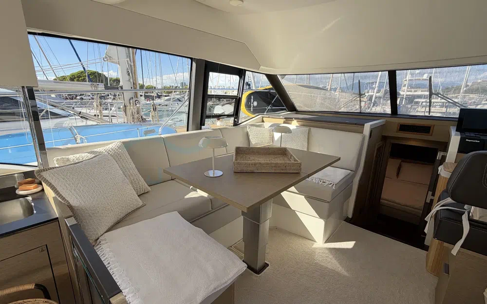 slider 22 Prestige Yachts 420 Fly