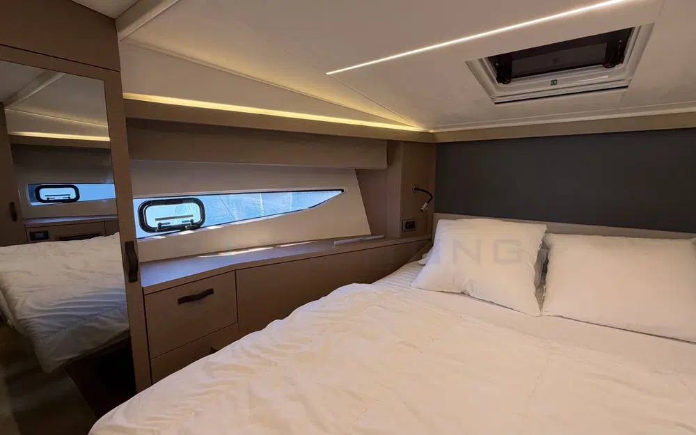 slider 26 Prestige Yachts 420 Fly
