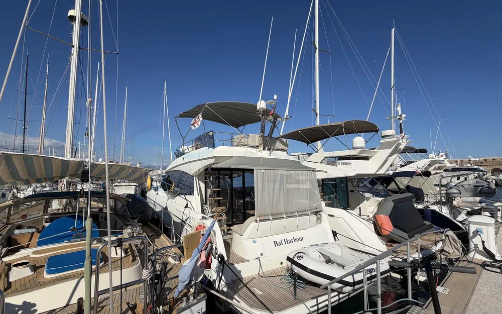 slider 2 Prestige Yachts 420 Fly