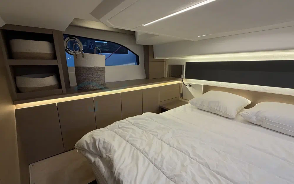 slider 33 Prestige Yachts 420 Fly