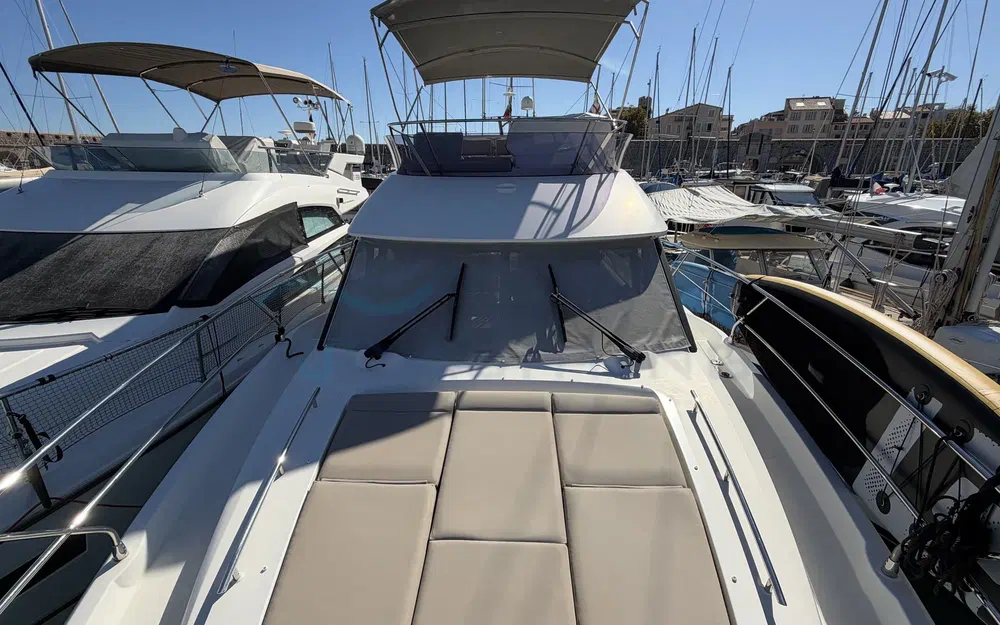 slider 8 Prestige Yachts 420 Fly