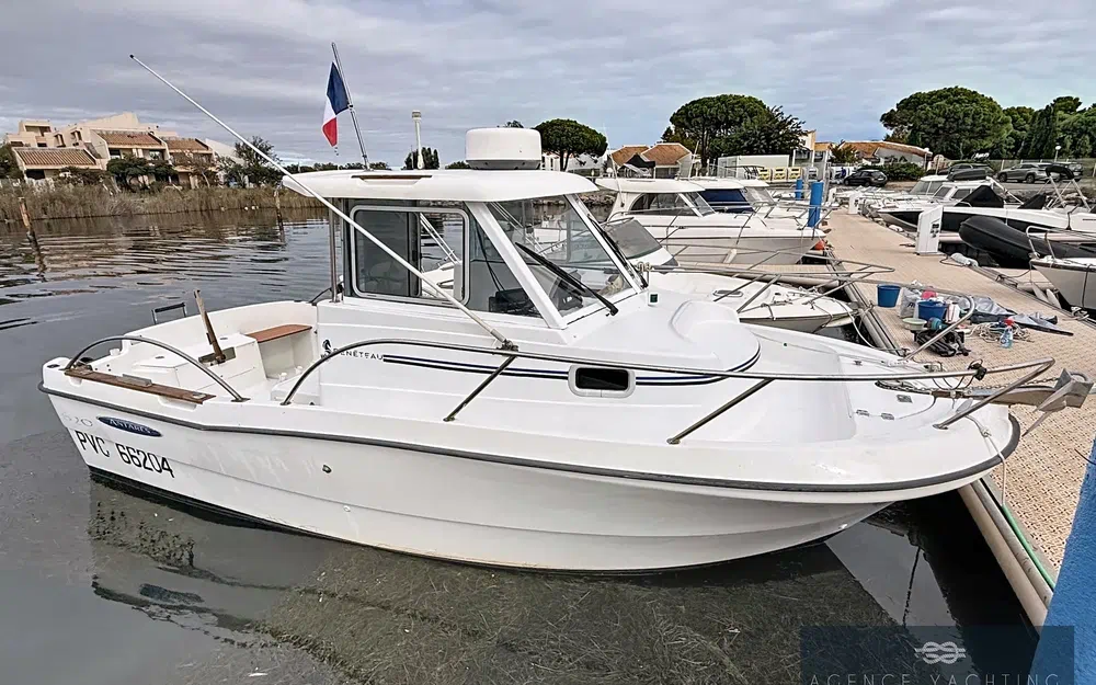 slider 1 Beneteau Antares 620