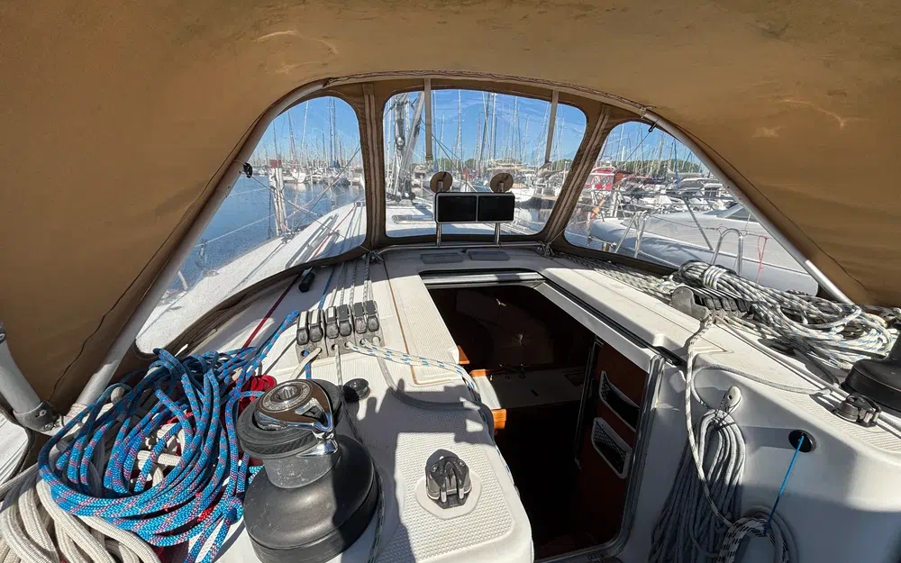 slider 11 Beneteau First 44.7