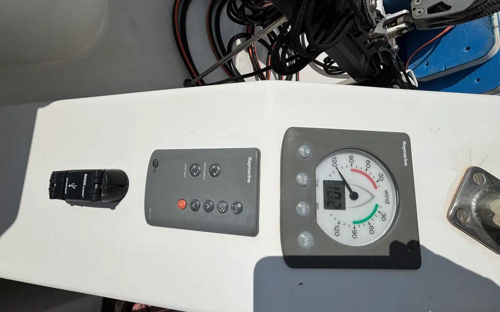 slider 6 Beneteau First 44.7