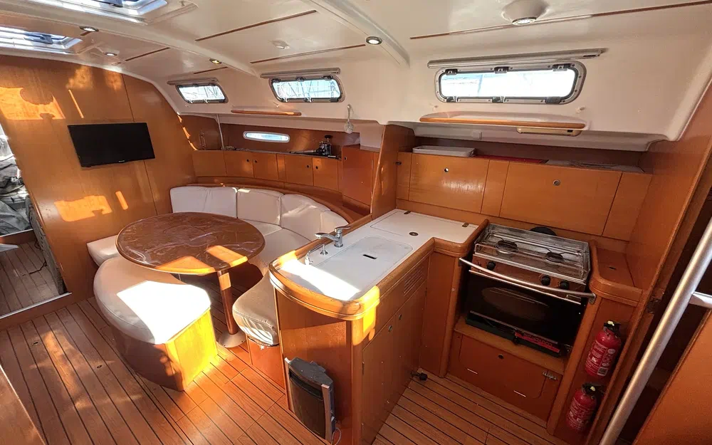 slider 21 Beneteau First 44.7