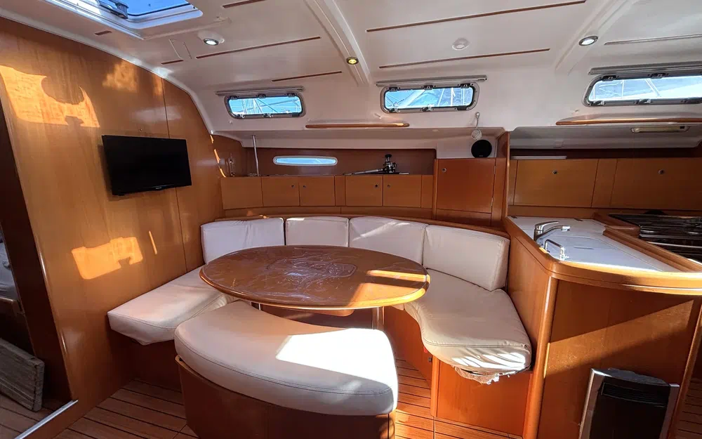 slider 23 Beneteau First 44.7