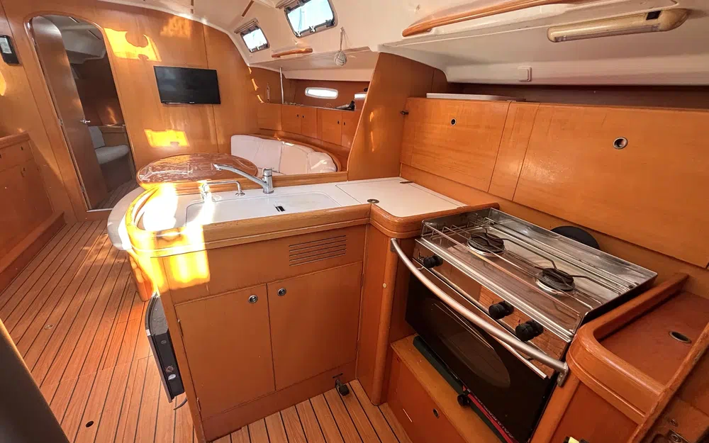 slider 32 Beneteau First 44.7
