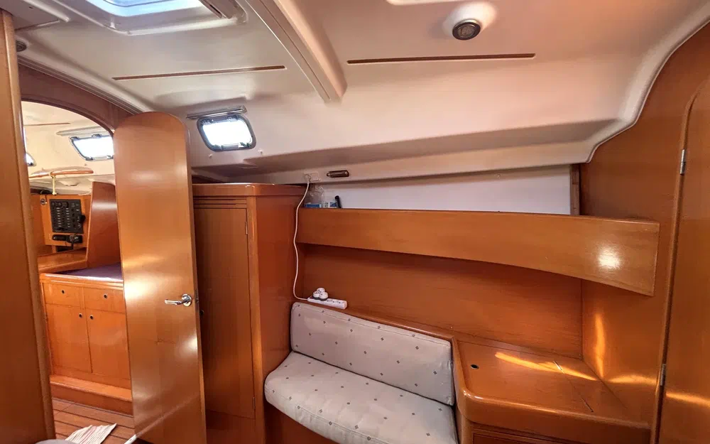slider 33 Beneteau First 44.7