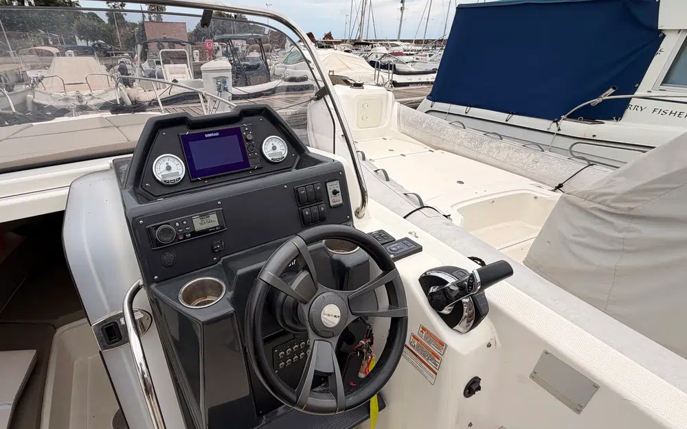slider 26 Quicksilver Activ 755 Sundeck