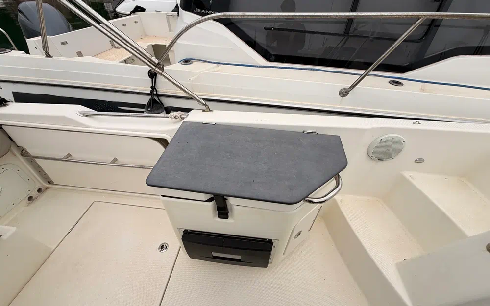 slider 12 Quicksilver Activ 755 Sundeck