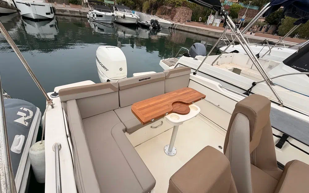 slider 11 Quicksilver Activ 755 Sundeck