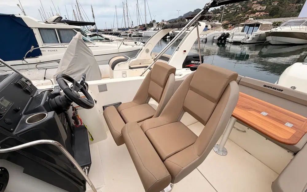 slider 4 Quicksilver Activ 755 Sundeck