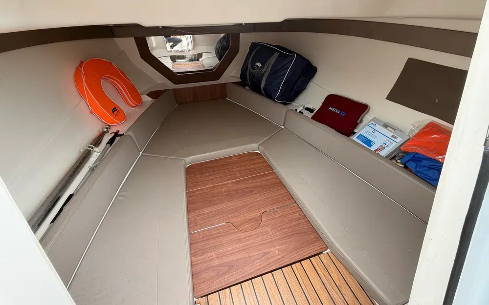 slider 17 Quicksilver Activ 755 Sundeck