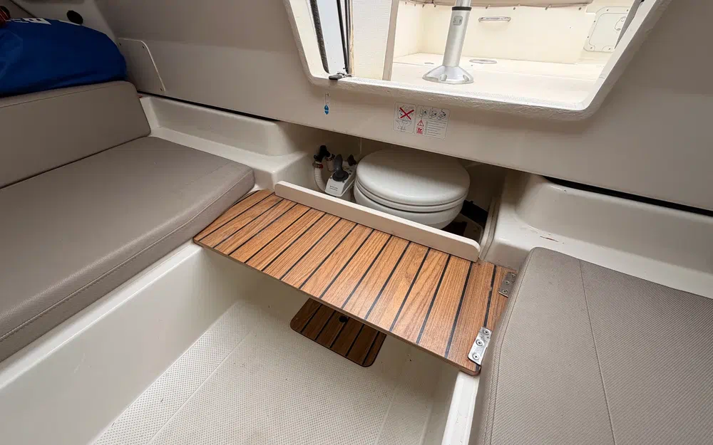 slider 20 Quicksilver Activ 755 Sundeck