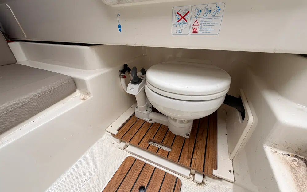 slider 21 Quicksilver Activ 755 Sundeck