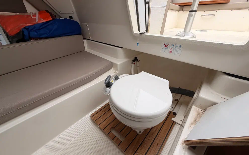 slider 22 Quicksilver Activ 755 Sundeck
