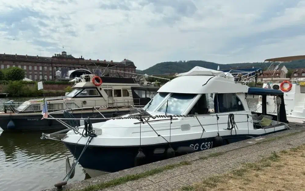 slider 0 Beneteau Antares Serie 9 Fly