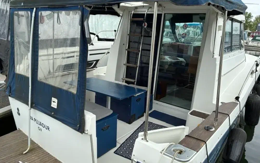 slider 5 Beneteau Antares Serie 9 Fly