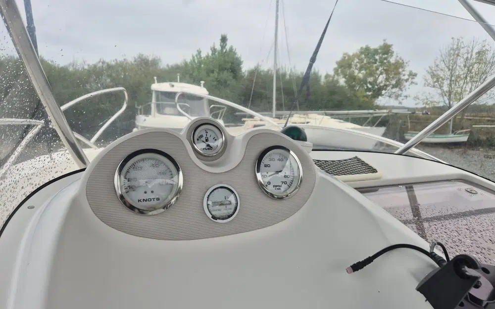 slider 9 Quicksilver 555 Commander