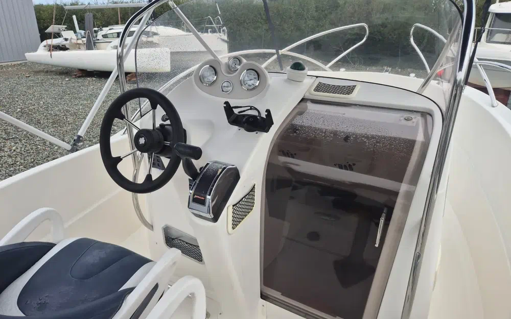 slider 8 Quicksilver 555 Commander