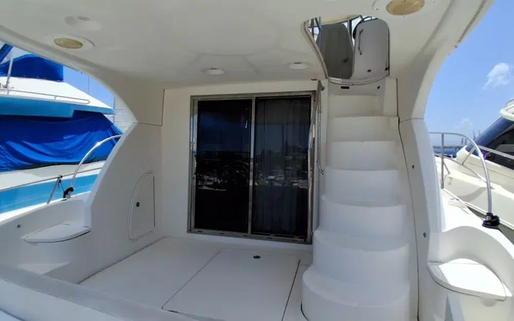 slider 3 Meridian Yacht 441
