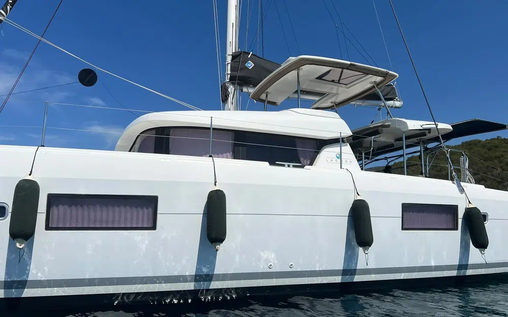slider 6 Lagoon 42