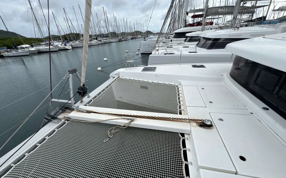 slider 0 Lagoon 42
