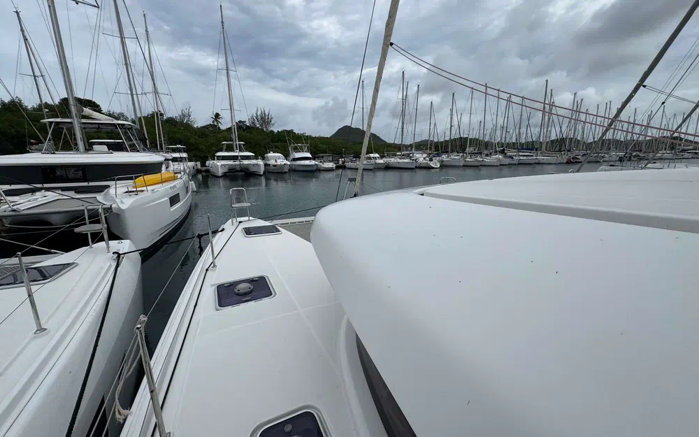 slider 11 Lagoon 42