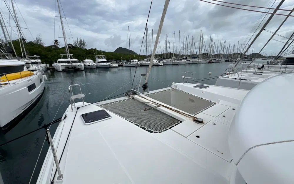 slider 2 Lagoon 42